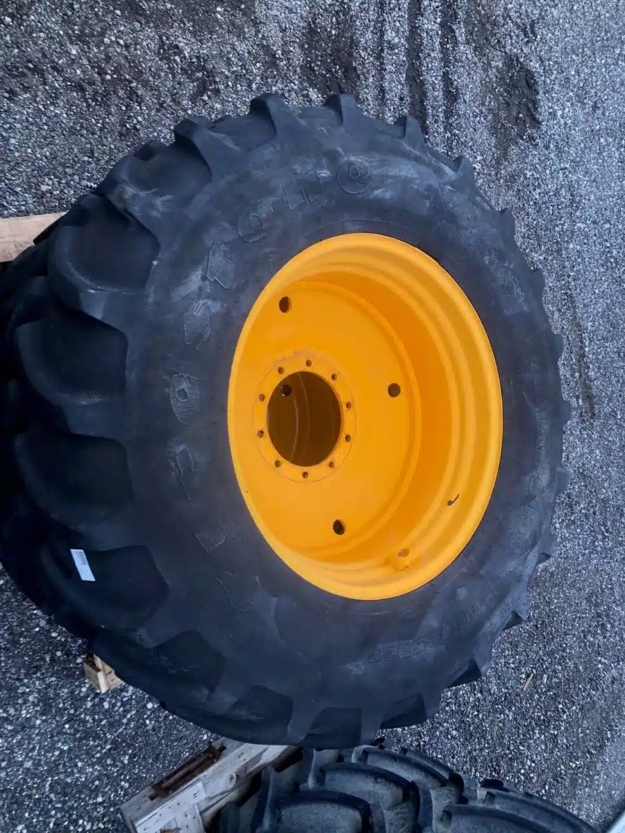 Gallery image 1 for Used 2020 Firestone 650/65R38 Tires