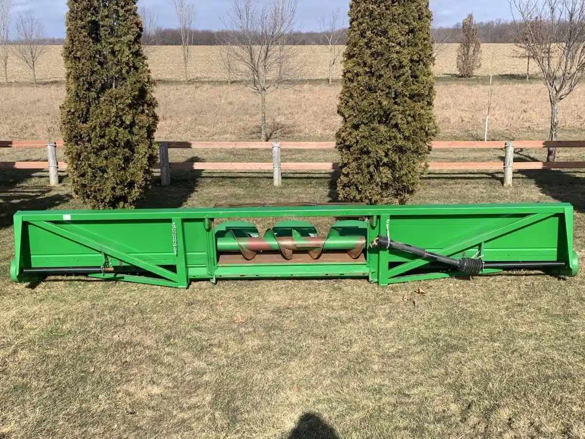 Gallery image 2 for Used 1987 John Deere 843 Header - Row Crop
