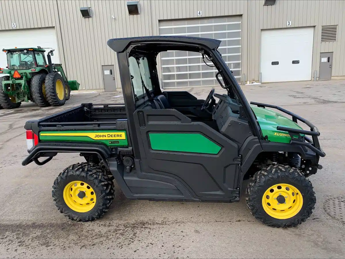 Gallery image 1 for Used 2023 John Deere XUV 865M Utility Vehicle