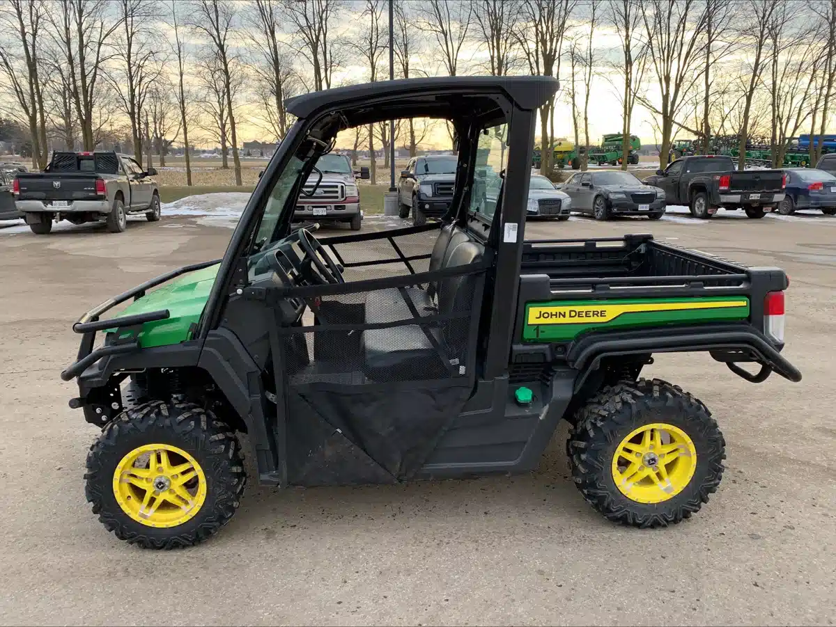 Gallery image 2 for Used 2023 John Deere XUV 865M Utility Vehicle