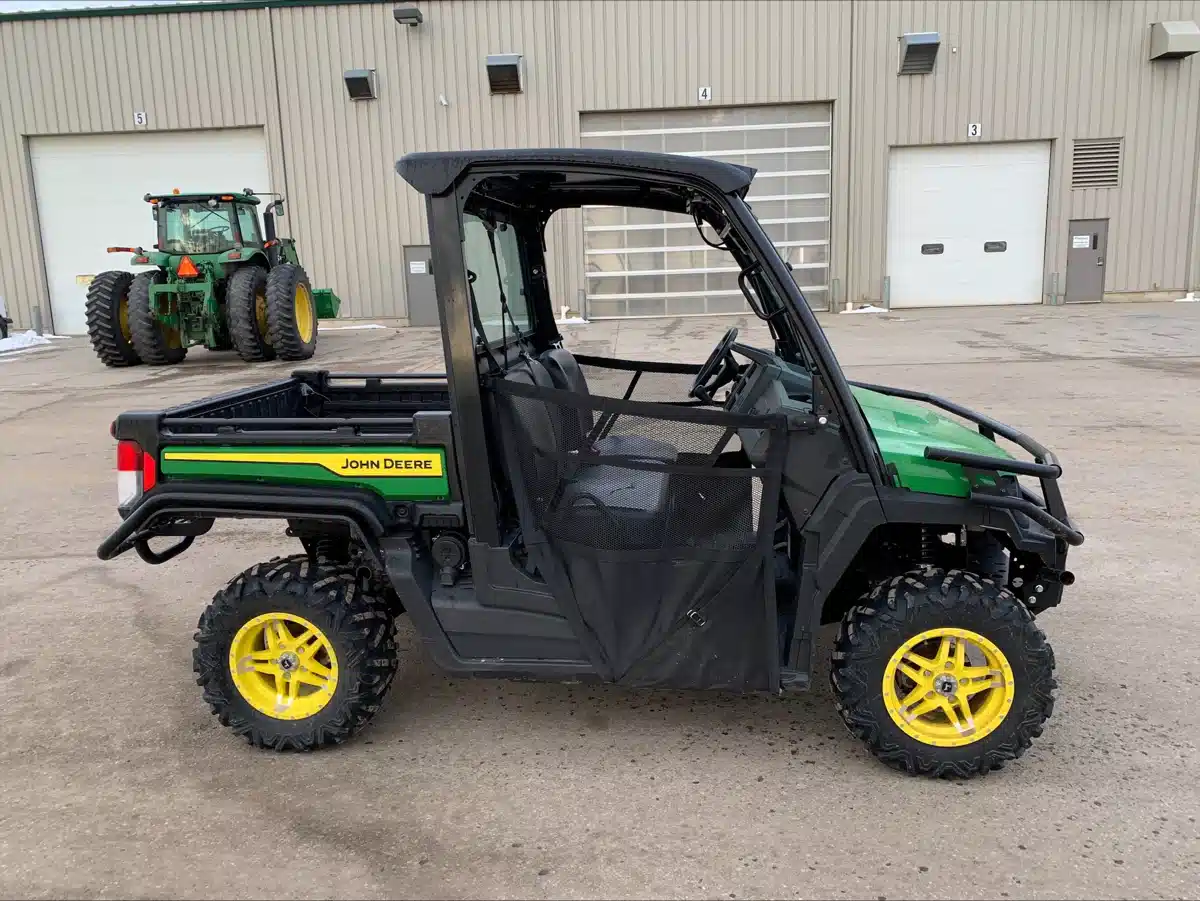 Gallery image 1 for Used 2023 John Deere XUV 865M Utility Vehicle