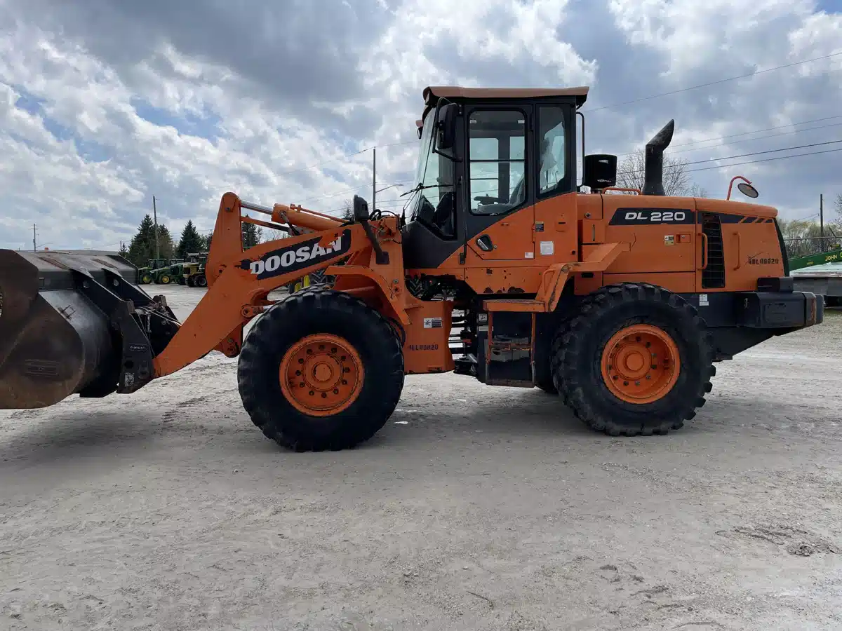 Image pour Usagé 2013 Doosan DL 220 Chargeur sur roues