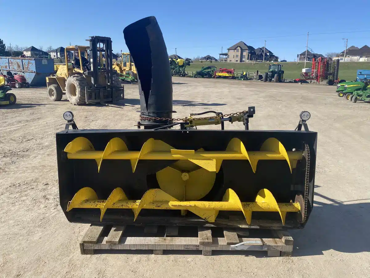 Gallery image 1 for Used Husky 84 Snow Blower