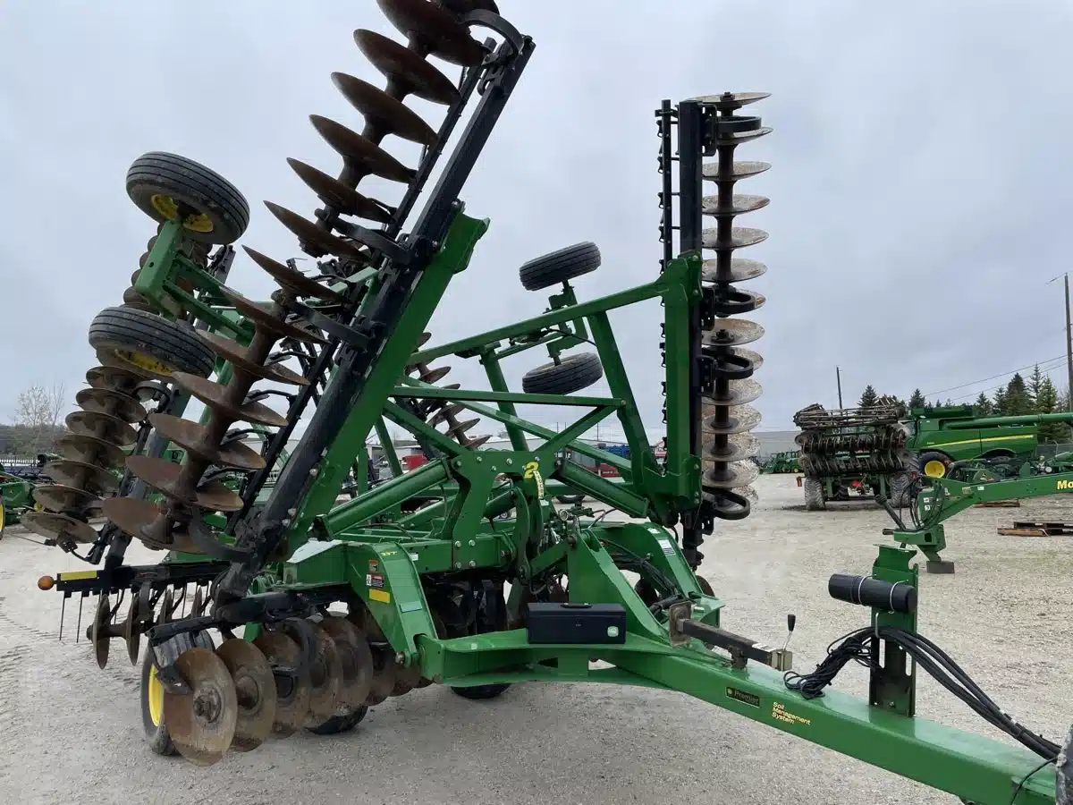 Gallery image 1 for Used 2015 John Deere 2623 Disc