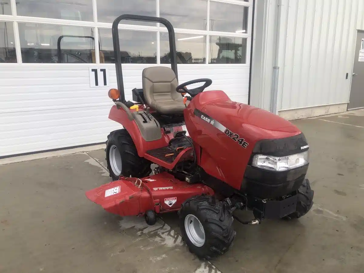 Gallery image 1 for Used 2004 Case IH DX24E Tractor