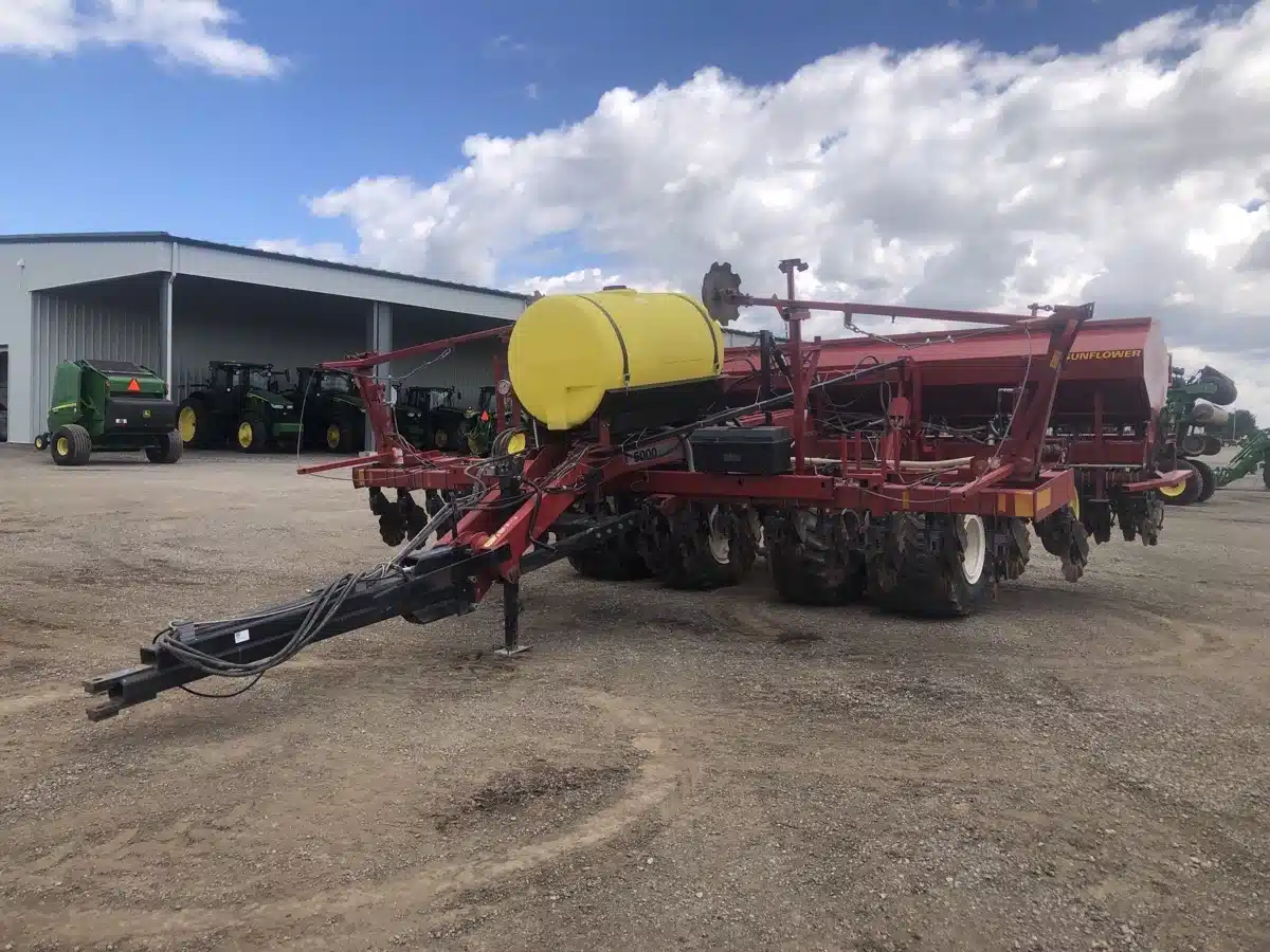 Gallery image 1 for Used 2003 Sunflower 9412 Drill