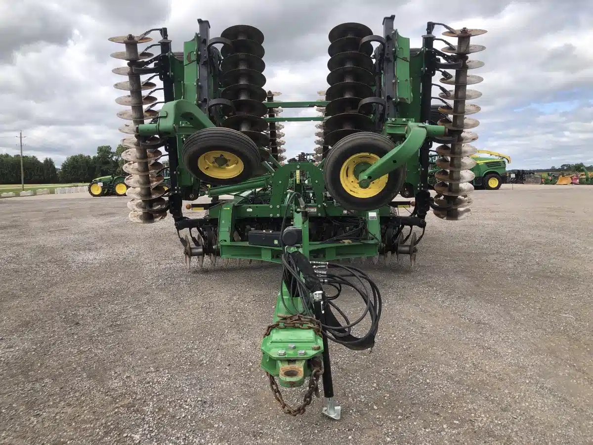 Gallery image 2 for Used 2014 John Deere 2623VT Vertical Tillage