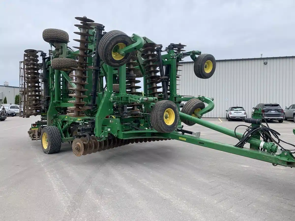 Gallery image 1 for Used 2020 John Deere 2660VT Vertical Tillage