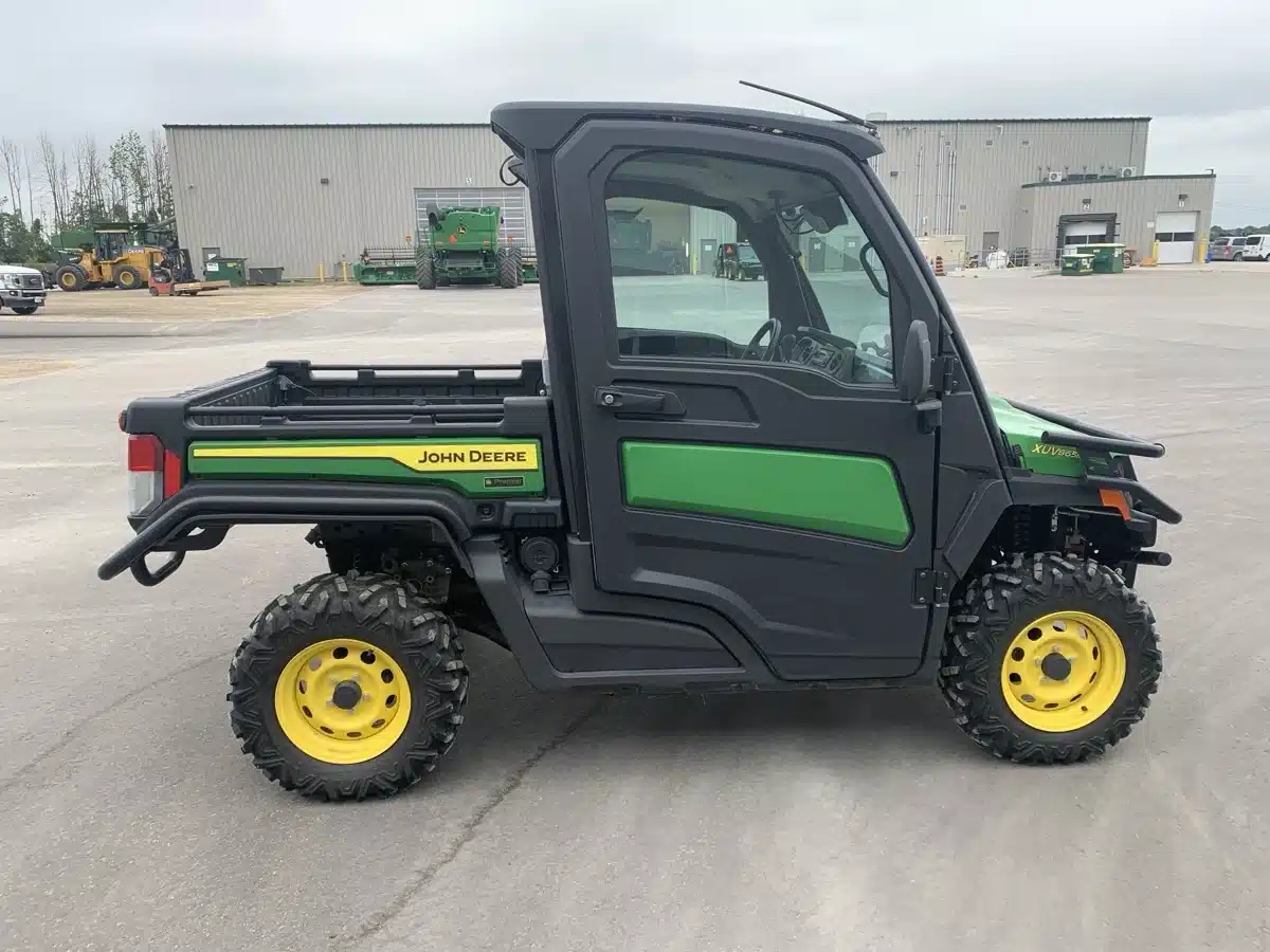 Gallery image 2 for Used 2023 John Deere XUV 865M Utility Vehicle