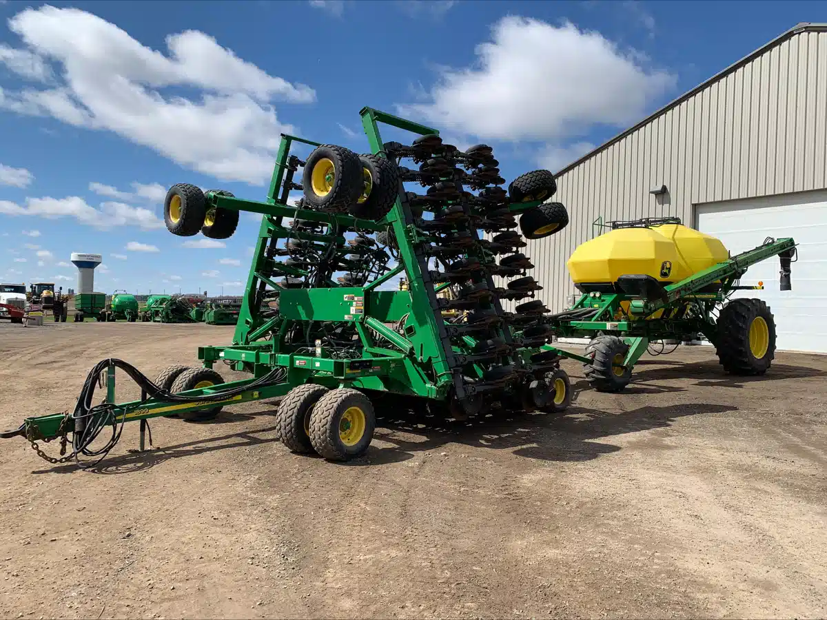 Gallery image 2 for Used 2011 John Deere 1890 Air Drill