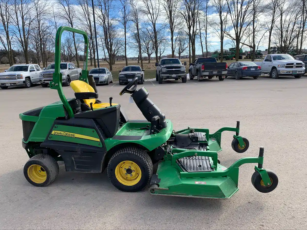 Gallery image 2 for Used 2021 John Deere 1550 Mower - Front Deck