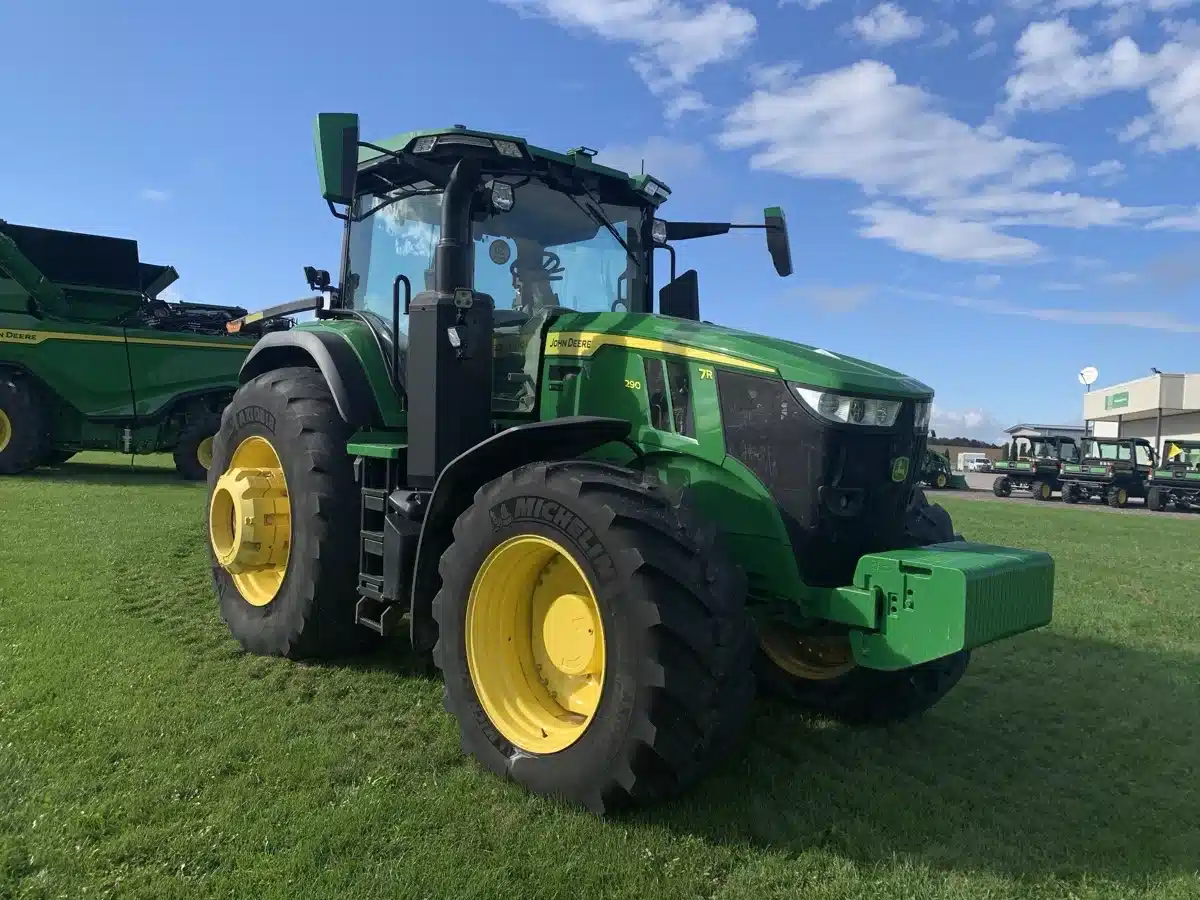 Gallery image 1 for Used 2022 John Deere 7R 290 Tractor