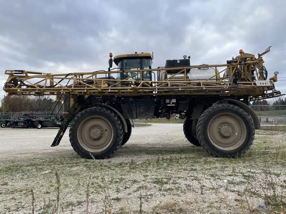 Gallery image 2 for Used 2018 RoGator RG1100C Sprayer - Self Propelled