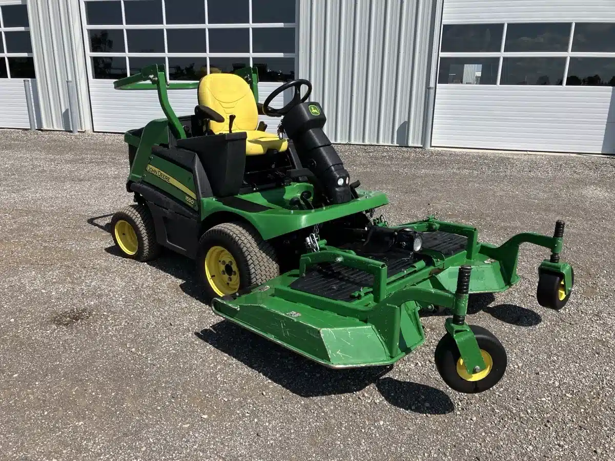 Gallery image 2 for Used 2020 John Deere 1550 Mower - Front Deck