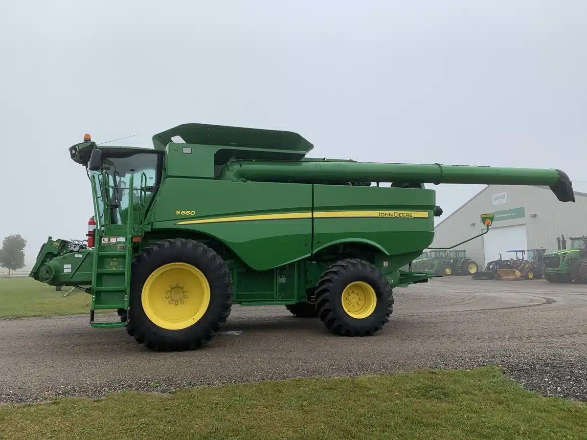 Gallery image 1 for Used 2013 John Deere S660 Combine
