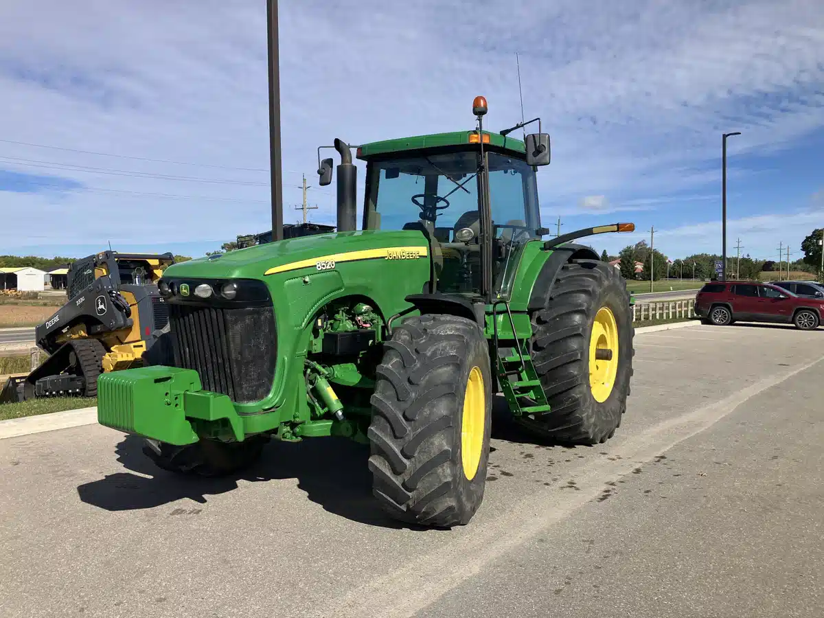 Gallery image 1 for Used 2003 John Deere 8520 Tractor