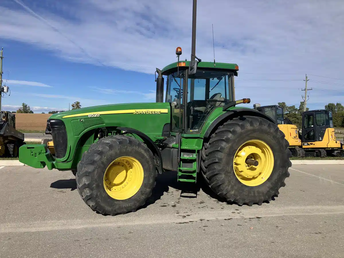 Gallery image 2 for Used 2003 John Deere 8520 Tractor