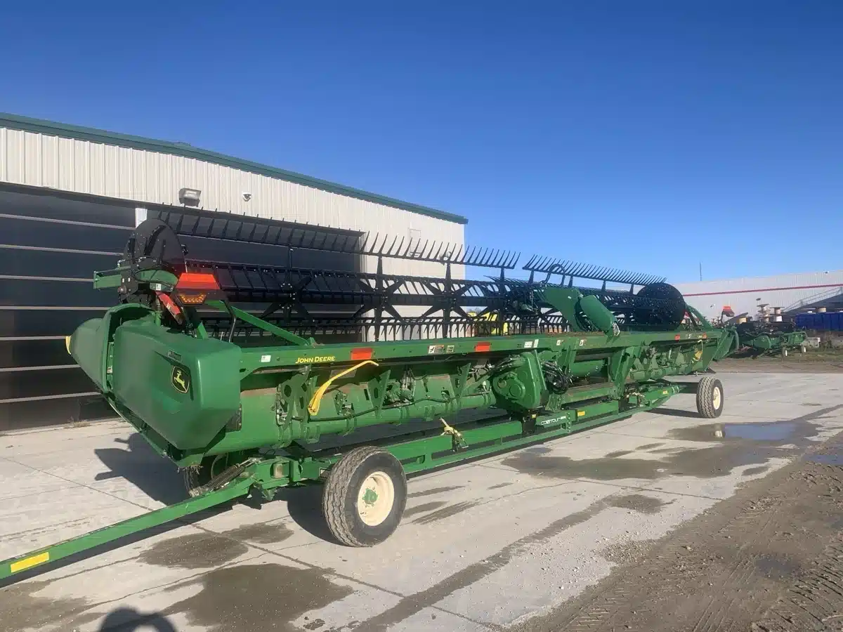 Gallery image 1 for 2023 John Deere RD40F Header - Flex