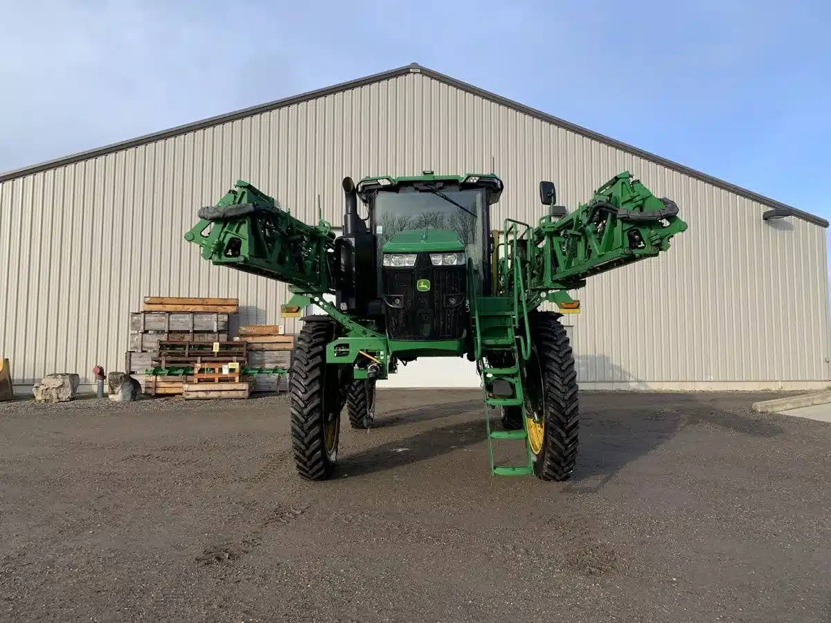 Gallery image 2 for Used 2022 John Deere 410R Sprayer - Self Propelled