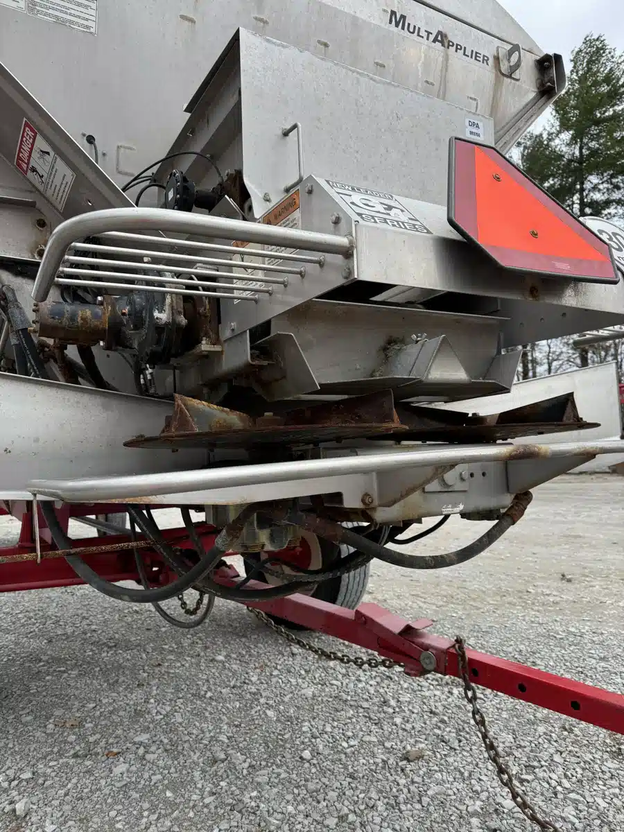 Gallery image 2 for Used 2018 New Leader DN485 Spreader - Broadcast