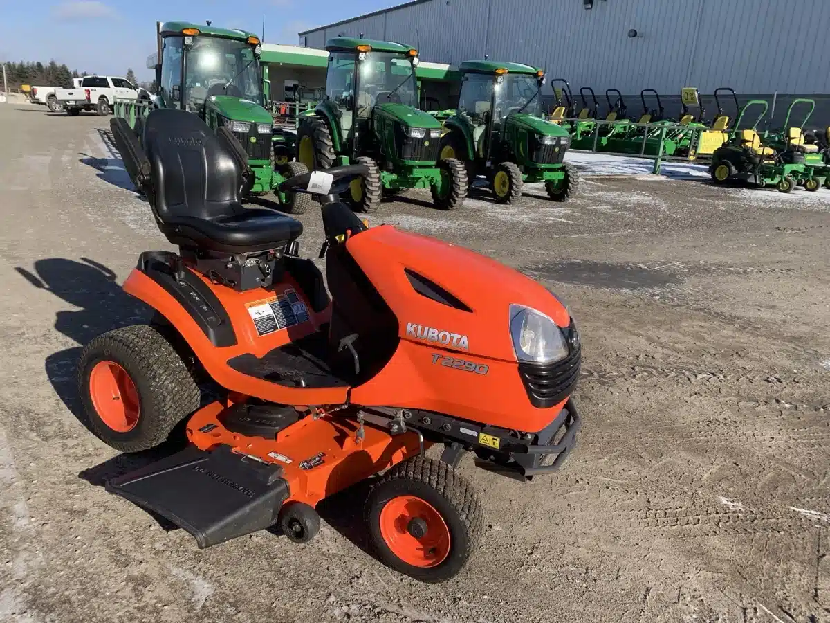 Gallery image 1 for 2018 Kubota T2290 Lawn Tractor
