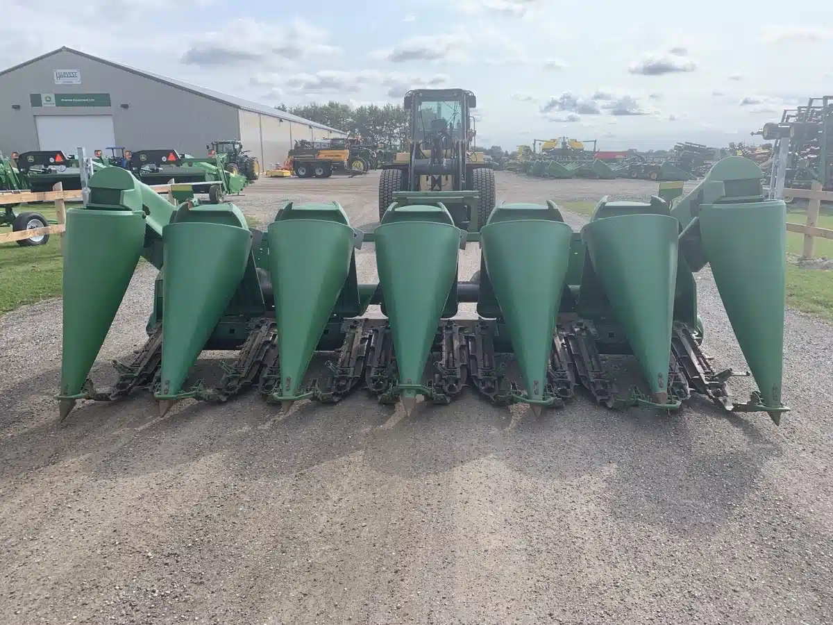Gallery image 2 for Used 1999 John Deere 693 Header - Row Crop