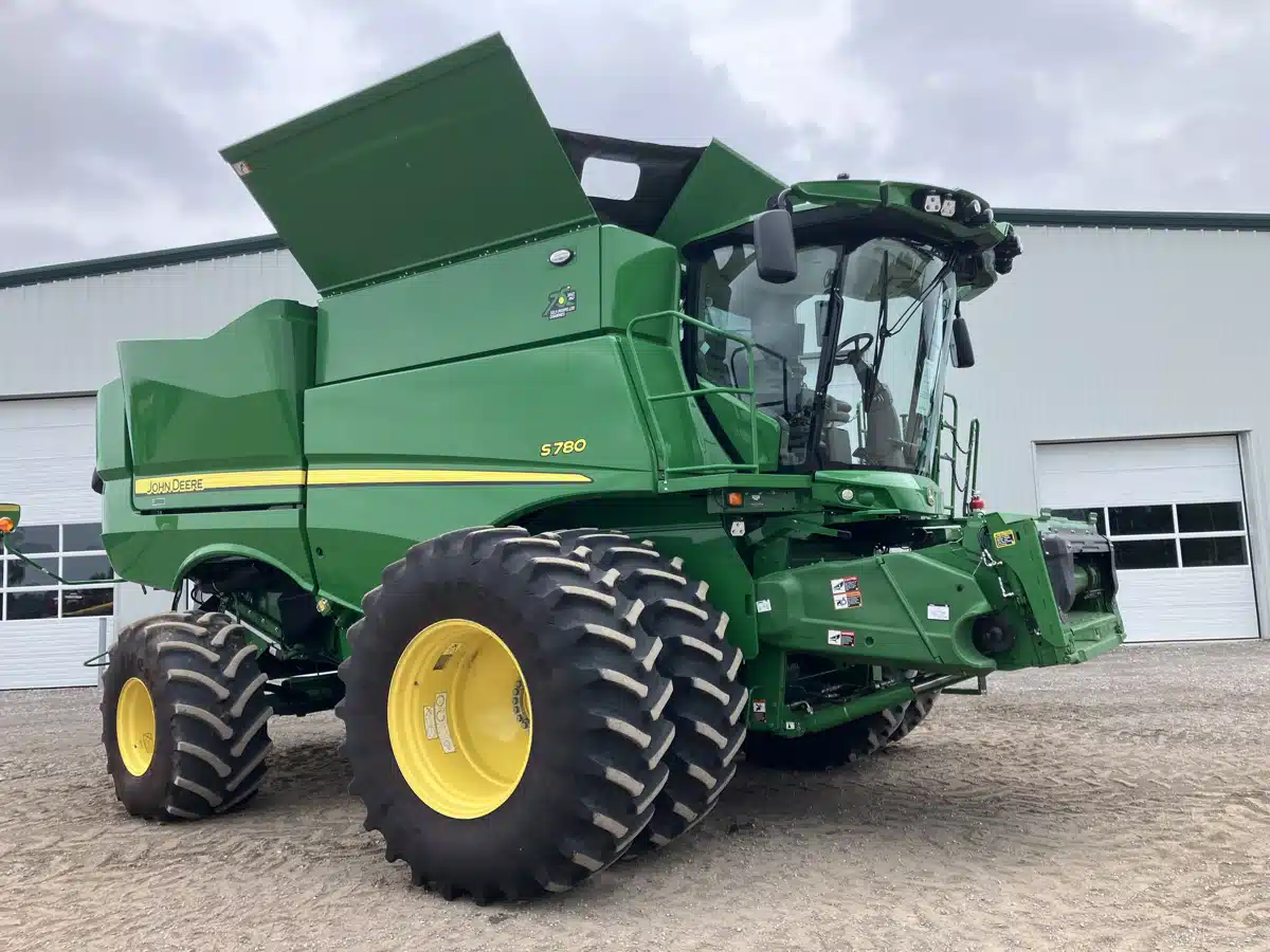 Gallery image 1 for Used 2022 John Deere S780 Combine