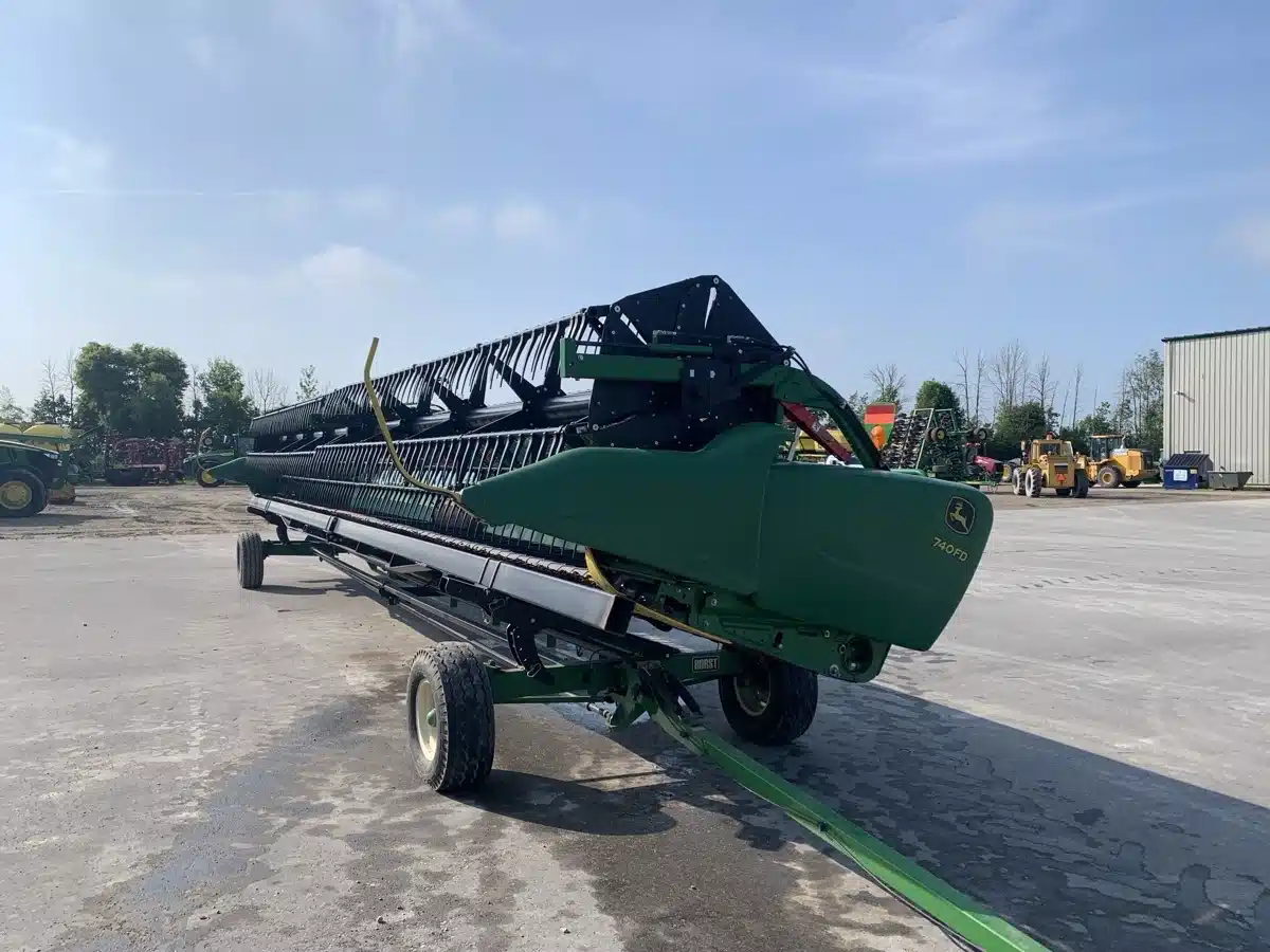 Gallery image 2 for Used 2019 John Deere 740FD Header - Draper