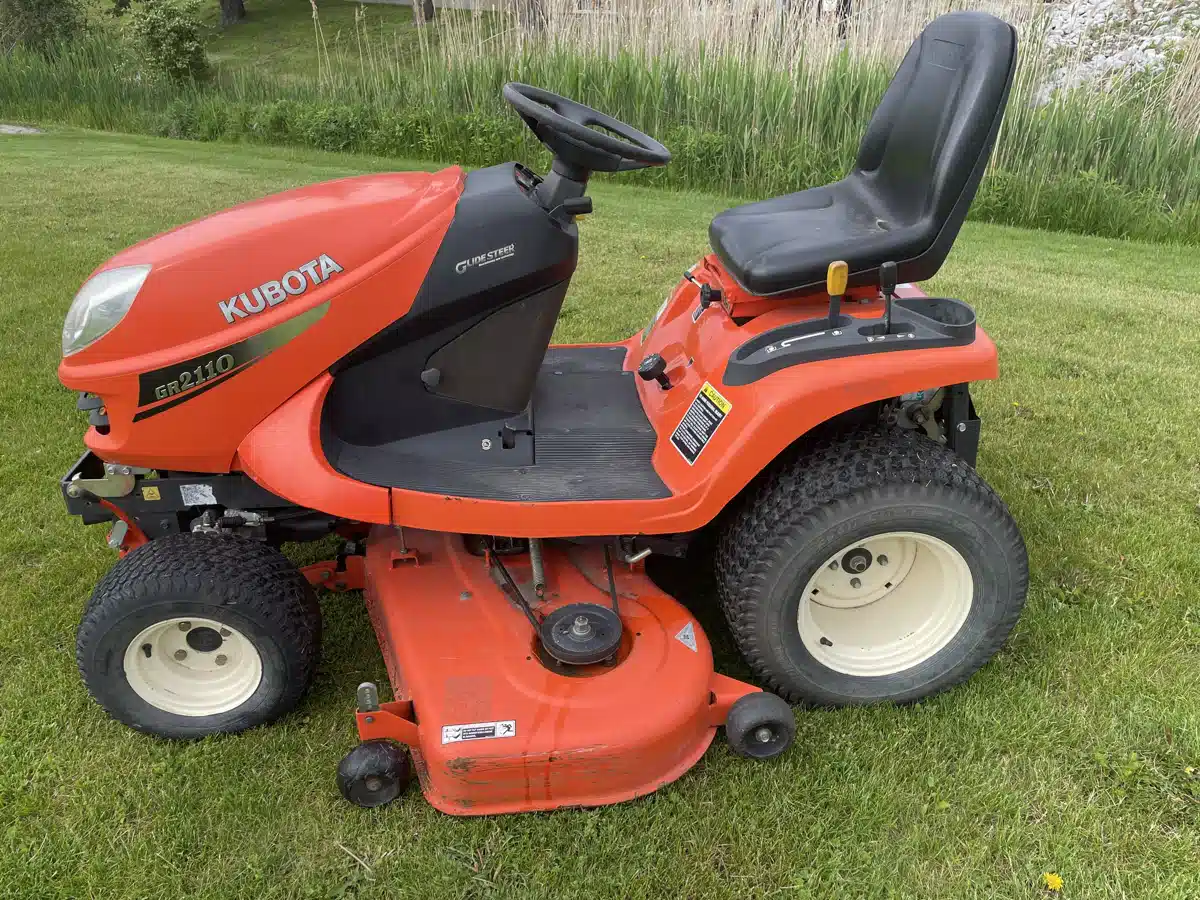 Gallery image 1 for Used 2010 Kubota GR2110 Lawn Tractor