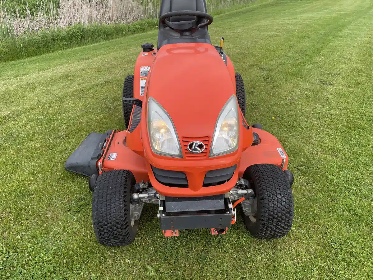 Gallery image 2 for Used 2010 Kubota GR2110 Lawn Tractor