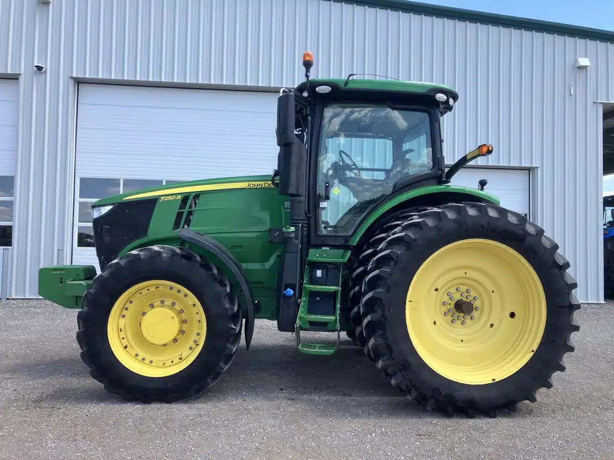 Gallery image 2 for Used 2018 John Deere 7250R Tractor