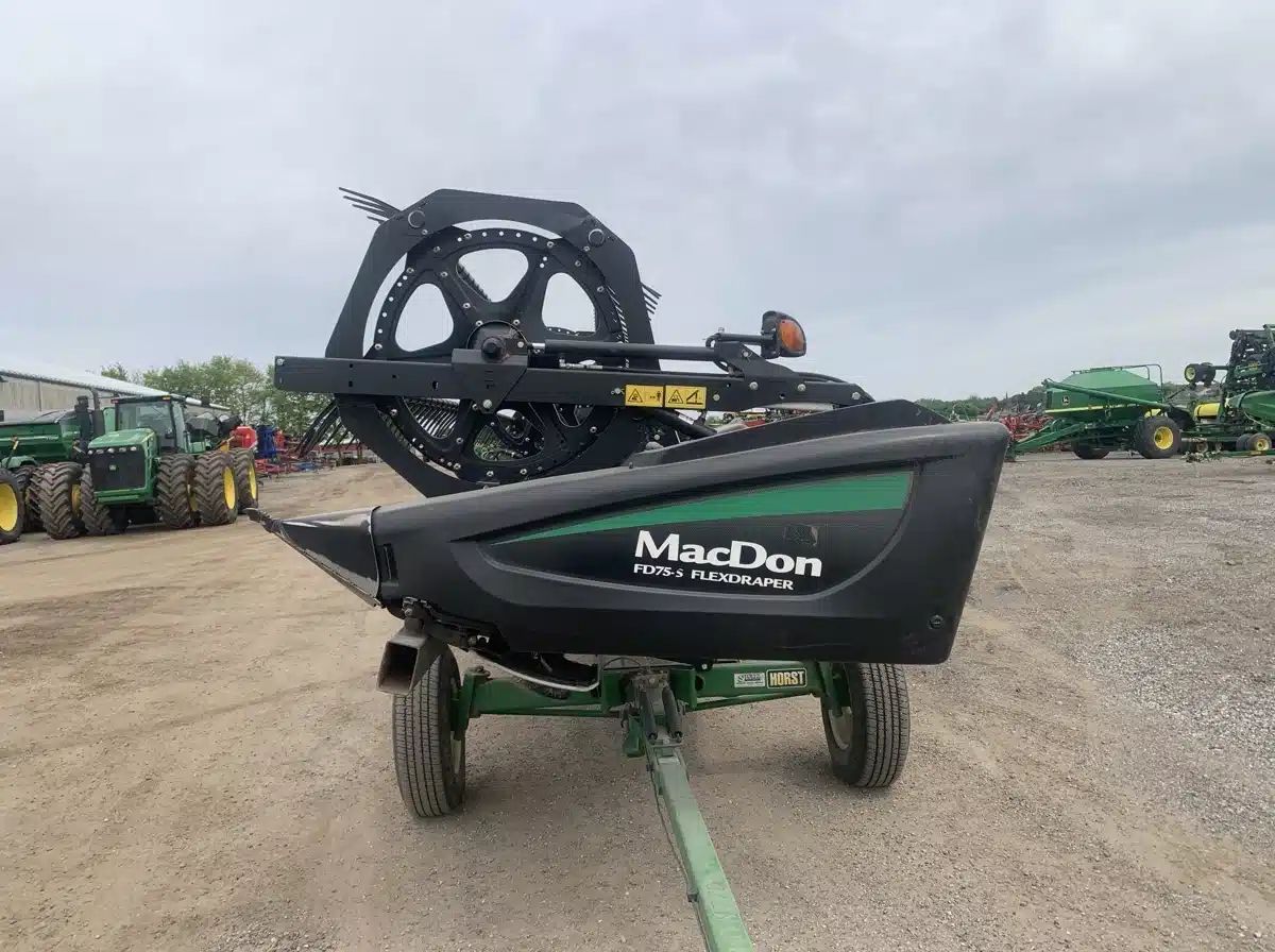 Gallery image 2 for Used 2015 MacDon FD75 Header - Flex Draper