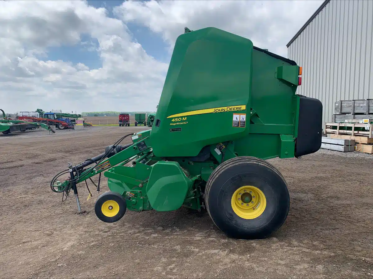 Gallery image 2 for Used 2018 John Deere 450M Round Baler