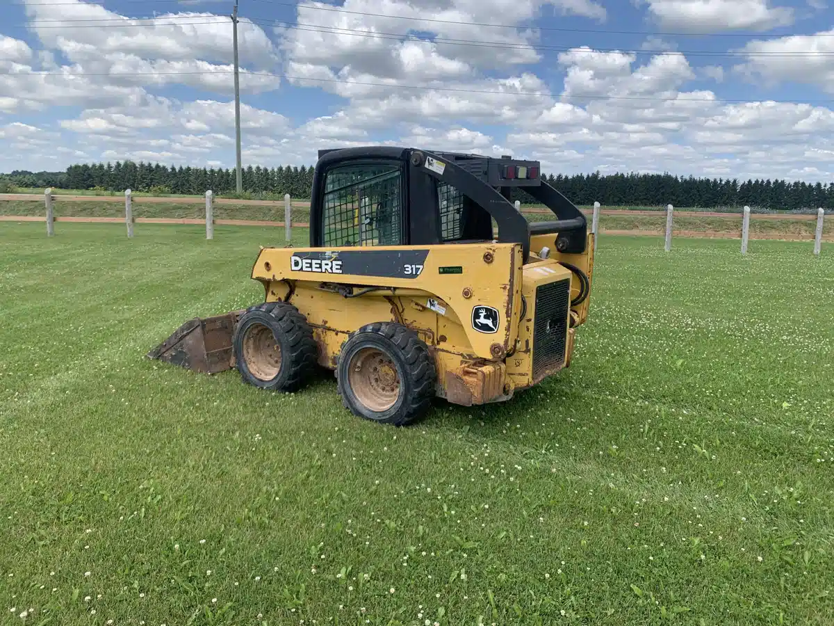 Gallery image 2 for Used 2006 John Deere 317 Skid Steer