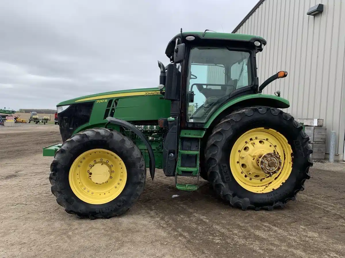 Gallery image 1 for Used 2014 John Deere 7210R Tractor
