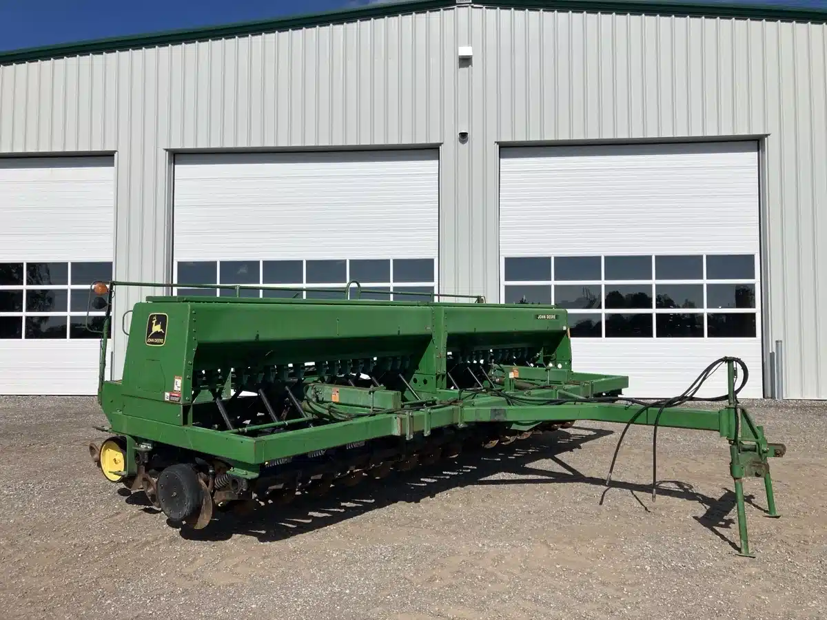 Gallery image 2 for Used 1994 John Deere 750 Drill