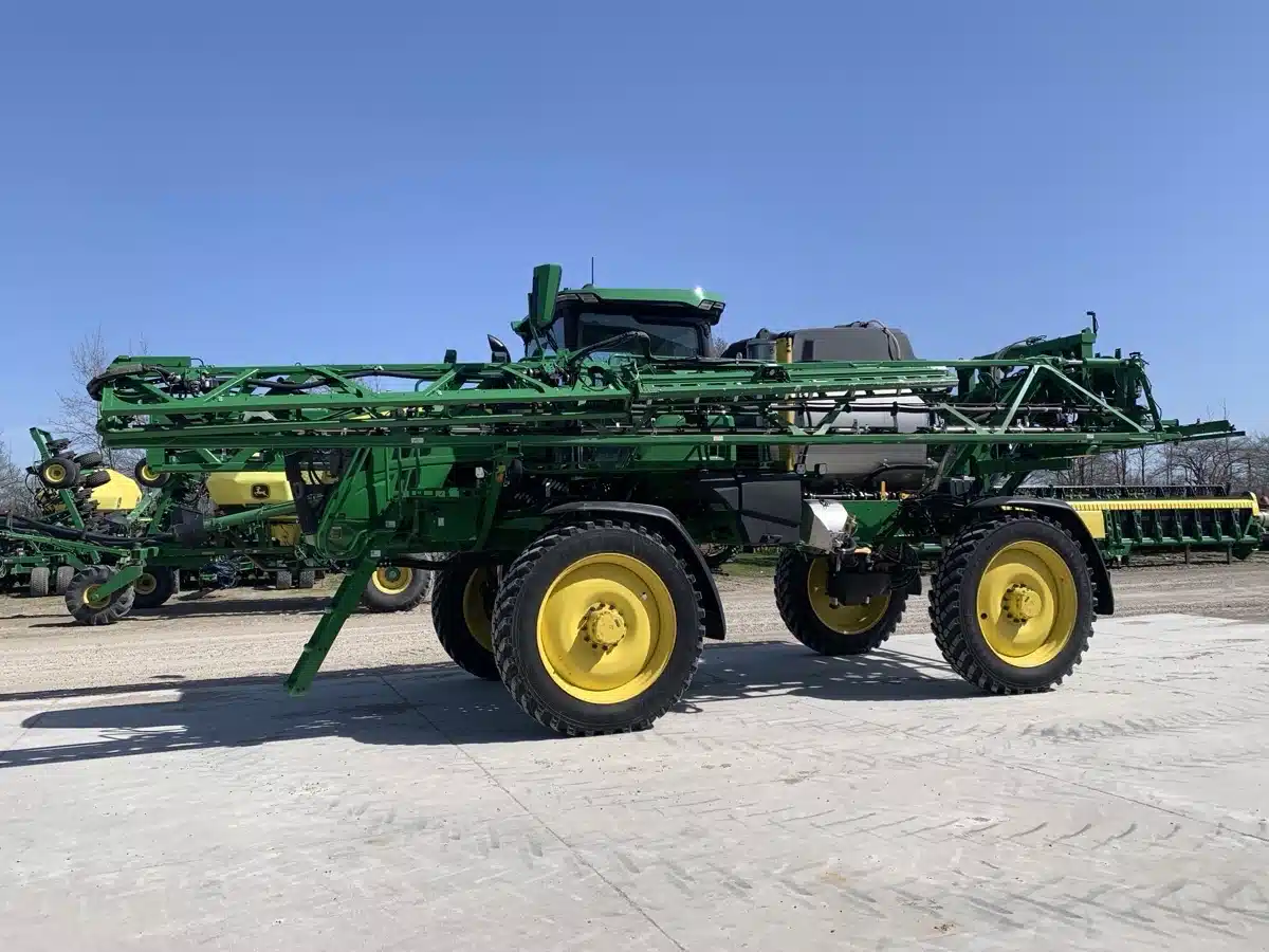 Gallery image 1 for Used 2023 John Deere 412R Sprayer - Self Propelled
