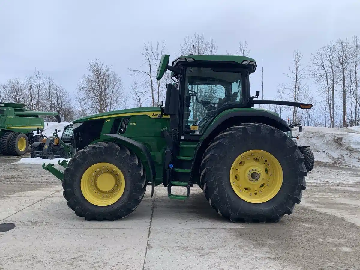 Gallery image 1 for Used 2024 John Deere 7R 230 Tractor