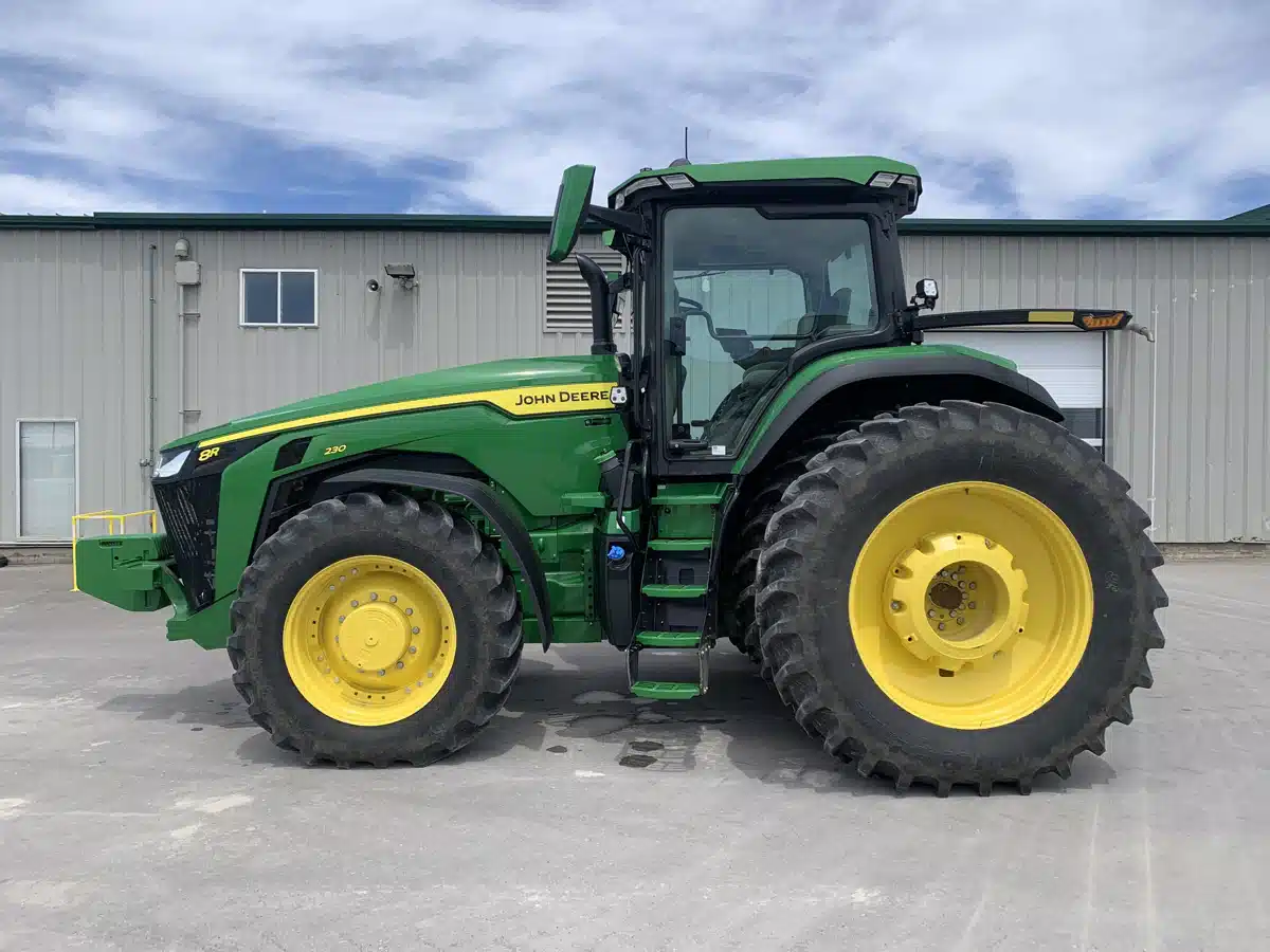 Gallery image 2 for Used 2024 John Deere 8R 230 Tractor