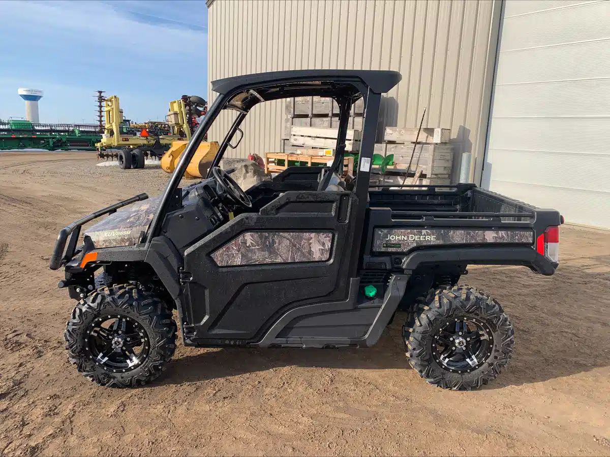 Gallery image 2 for 2024 John Deere XUV 865M Utility Vehicle