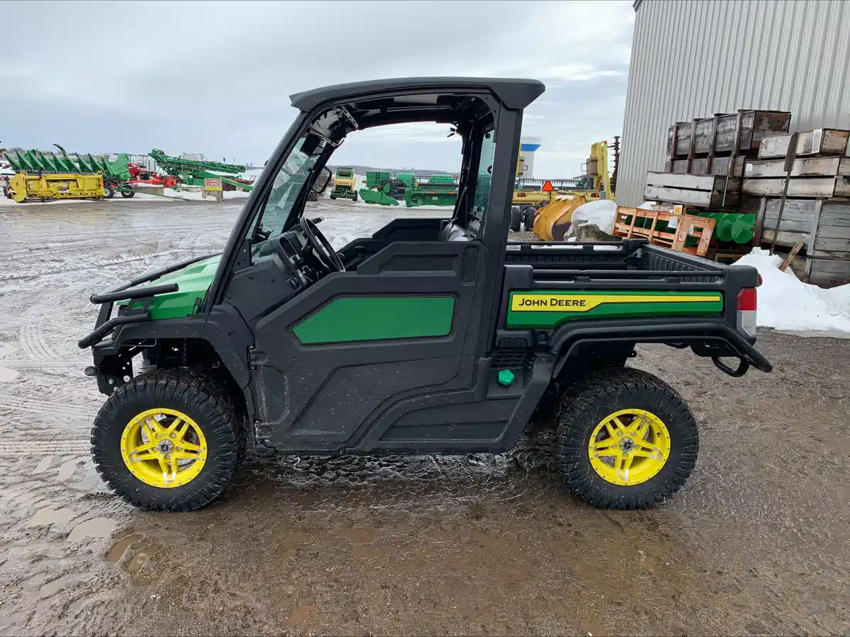 Gallery image 1 for Used 2024 John Deere XUV 865M Utility Vehicle