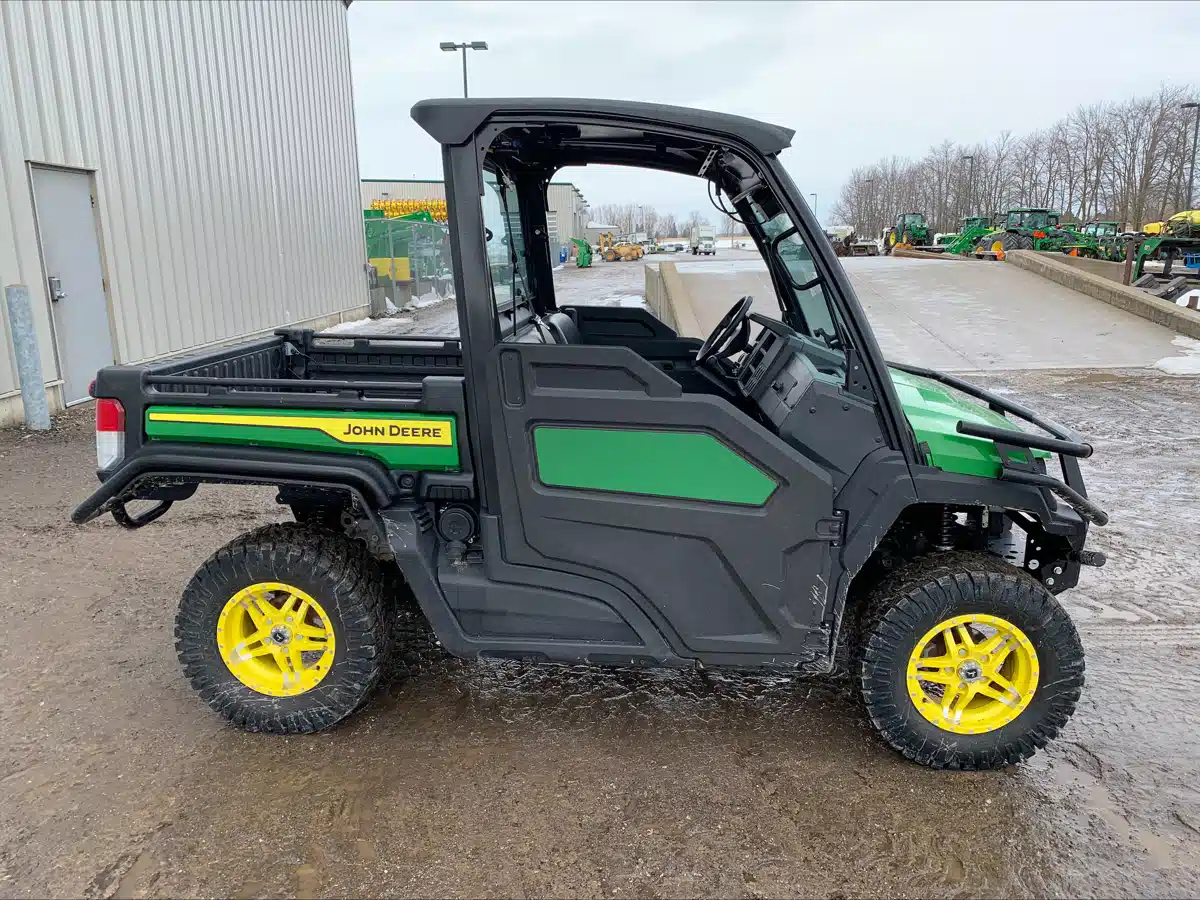 Gallery image 1 for Used 2024 John Deere XUV 865M Utility Vehicle