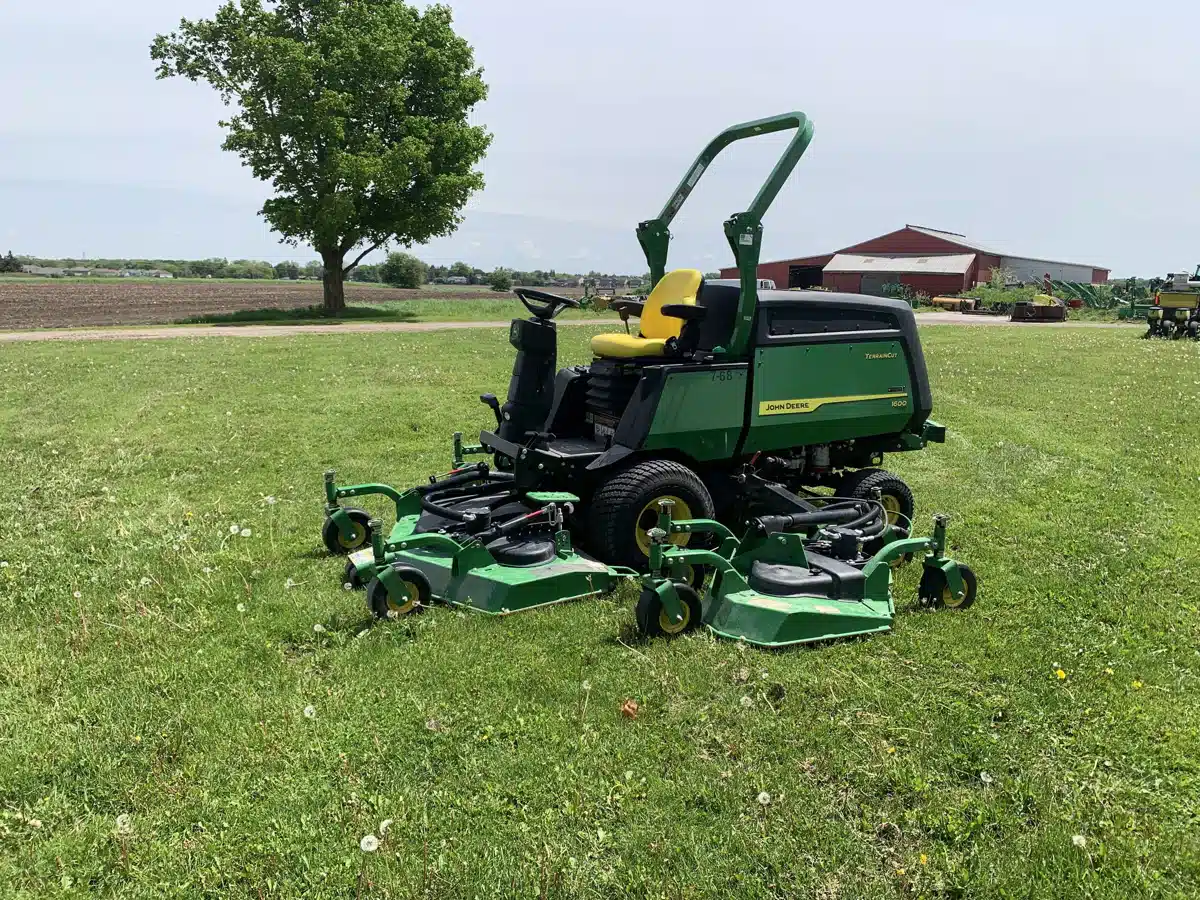 Gallery image 1 for Used 2023 John Deere 1600 Mower - Front Deck