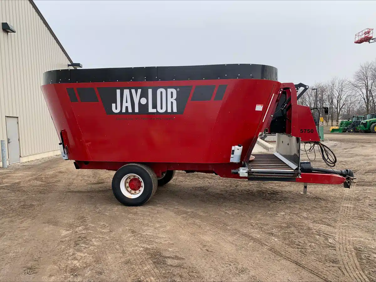 Gallery image 1 for Used 2022 Jaylor 5750 Bale Processor