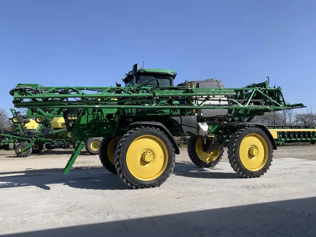 Gallery image 1 for Used 2022 John Deere 412R Sprayer - Self Propelled