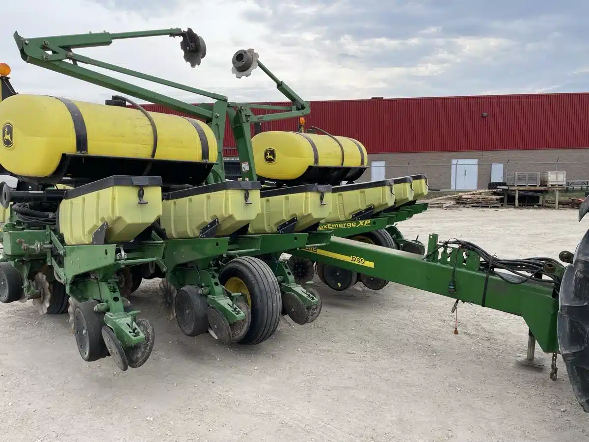 Gallery image 1 for Used 2012 John Deere 1760 Planter