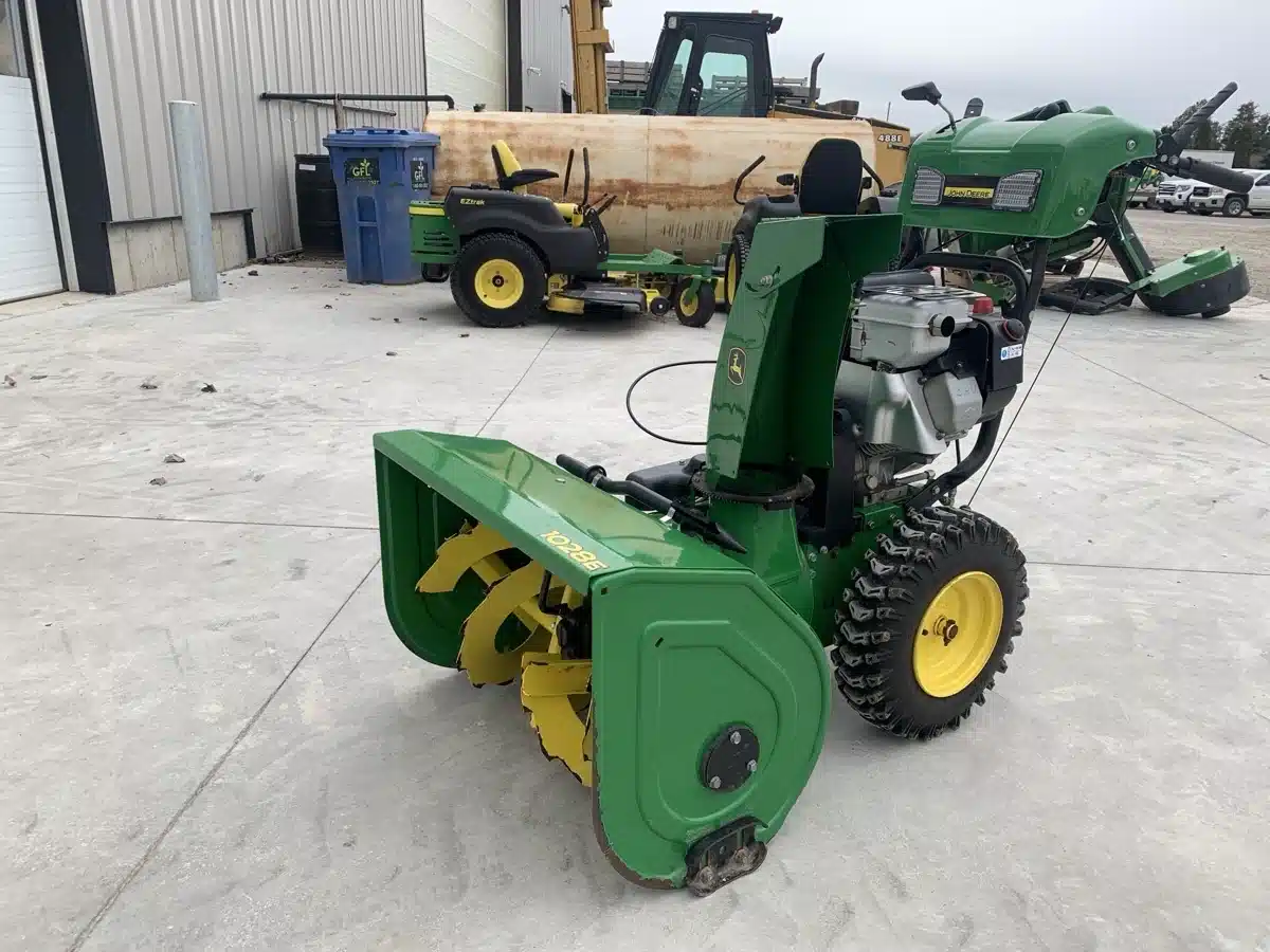 Gallery image 2 for Used 2011 John Deere 1028E Snow Blower