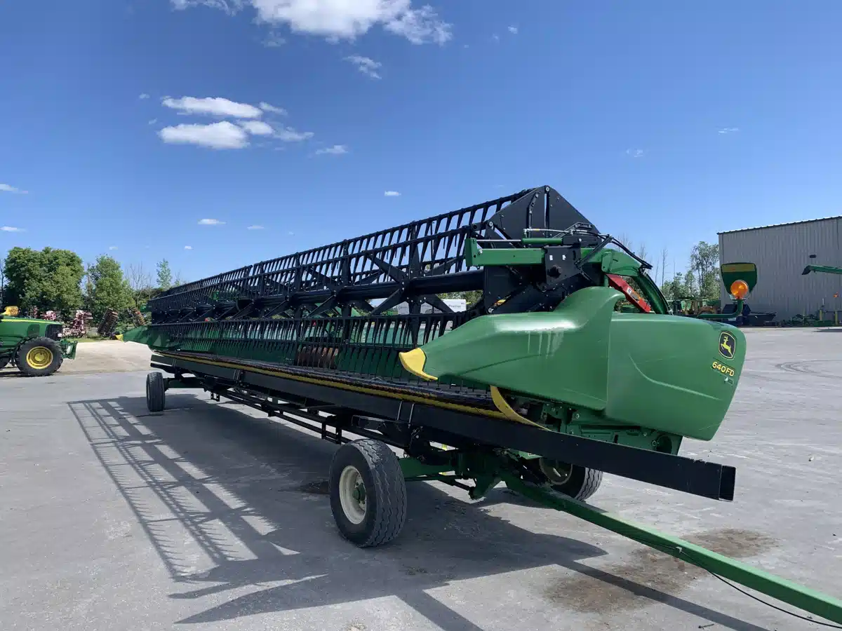 Gallery image 1 for Used 2018 John Deere 640FD Header - Draper