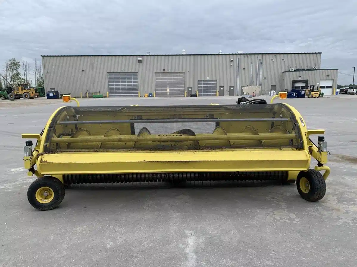 Gallery image 1 for Used 2018 John Deere 649 Header - Pickup