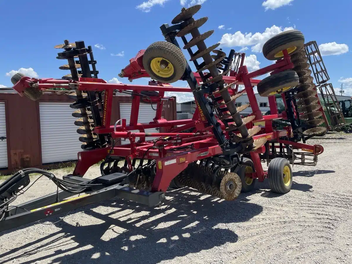 Gallery image 2 for Used 2016 Sunflower 6631 Vertical Tillage